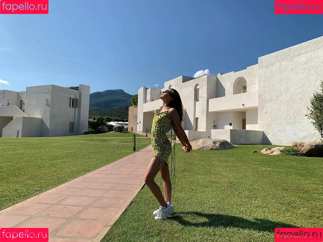 Julia Wieniawa Onlyfans Photo Gallery 