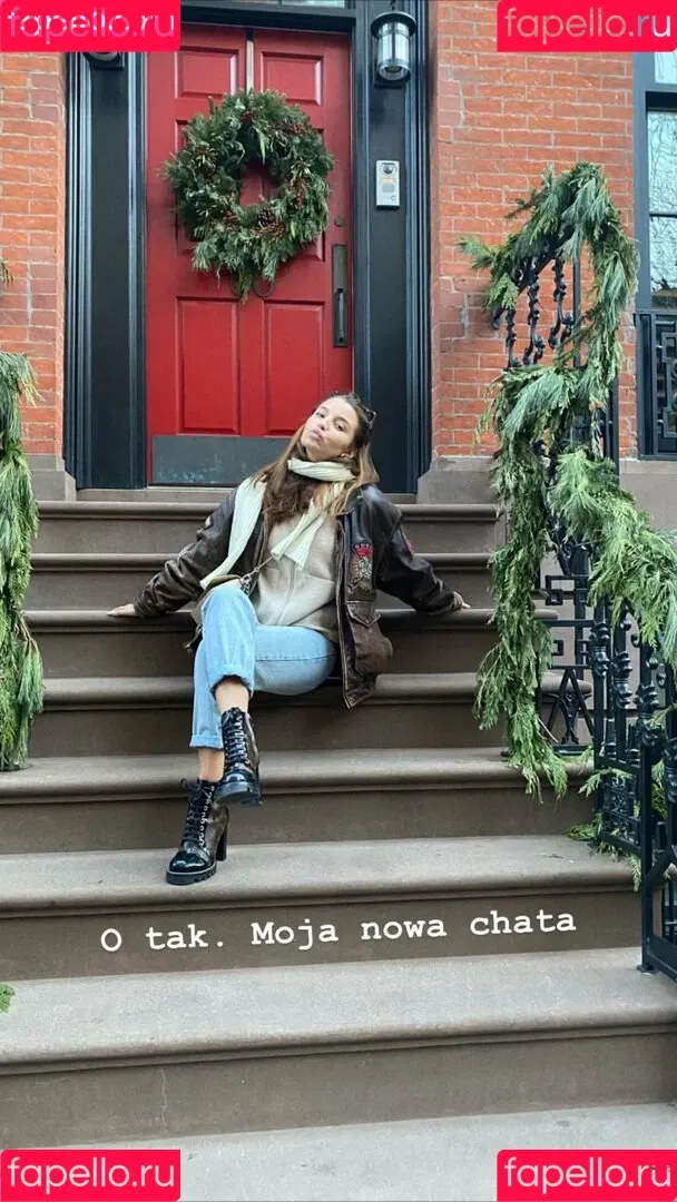Julia Wieniawa Onlyfans Photo Gallery 