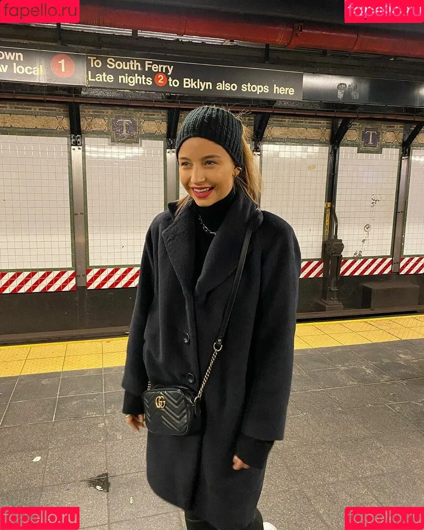 Julia Wieniawa Onlyfans Photo Gallery 