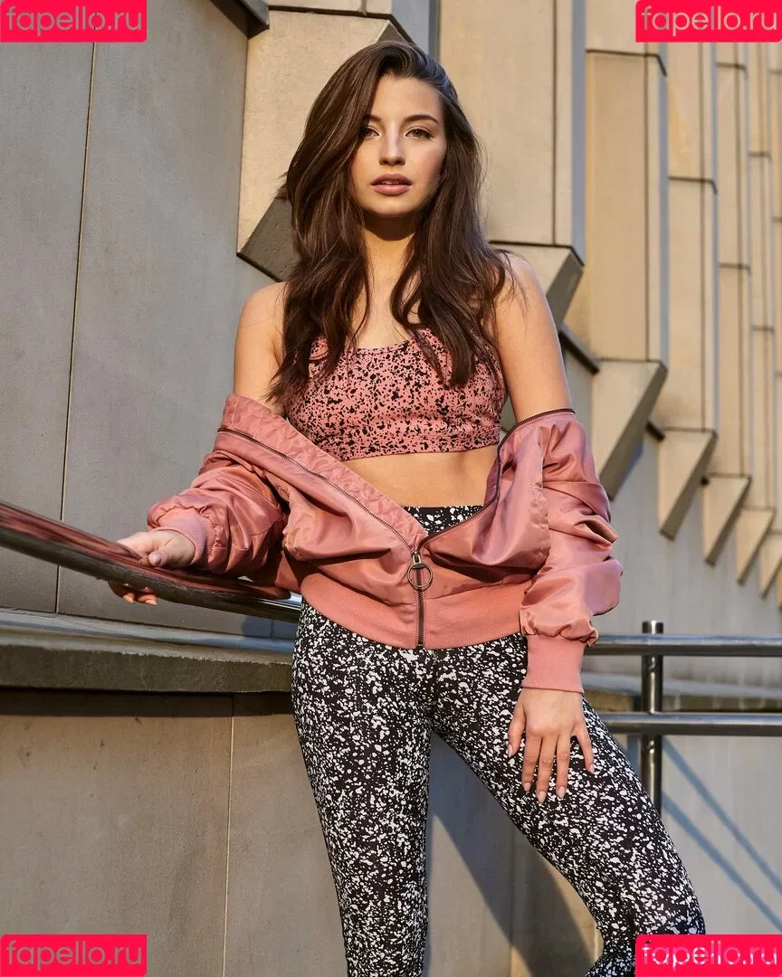 Julia Wieniawa Onlyfans Photo Gallery 