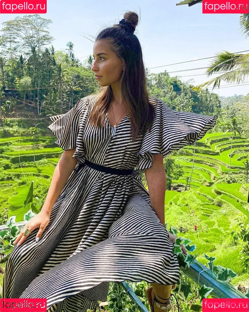 Julia Wieniawa Onlyfans Photo Gallery 