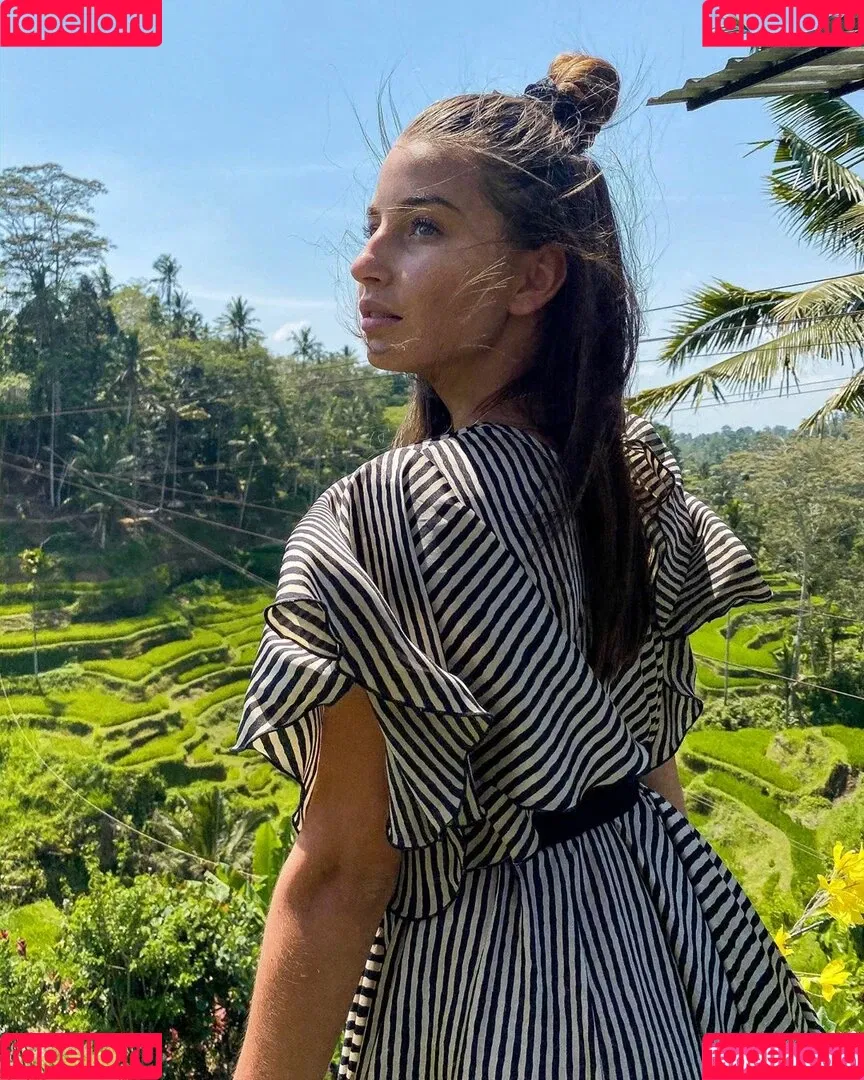 Julia Wieniawa Onlyfans Photo Gallery 