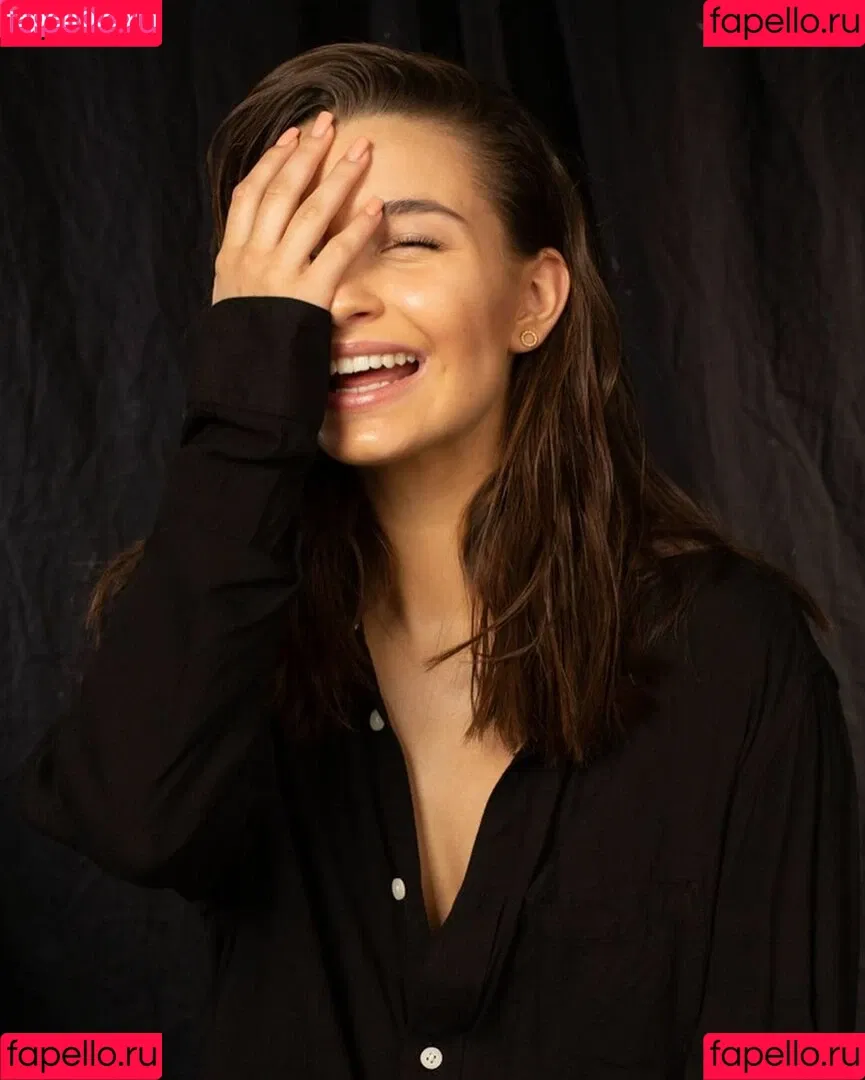 Julia Wieniawa Onlyfans Photo Gallery 