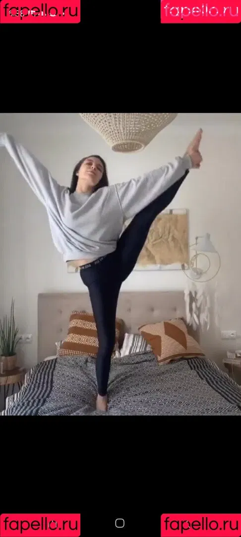 Julia Wieniawa Onlyfans Photo Gallery 