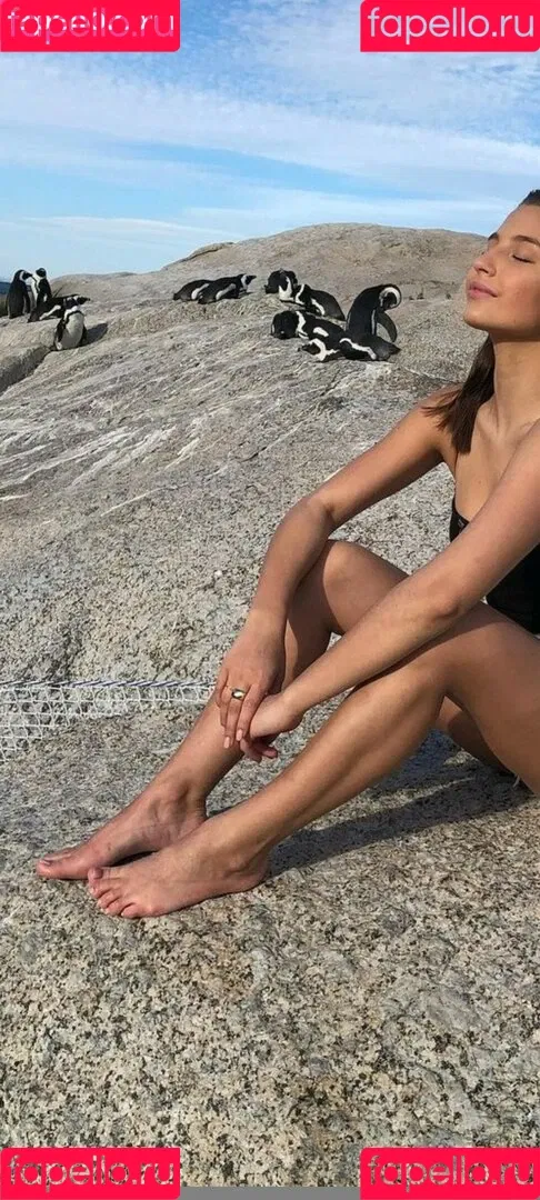 Julia Wieniawa Onlyfans Photo Gallery 