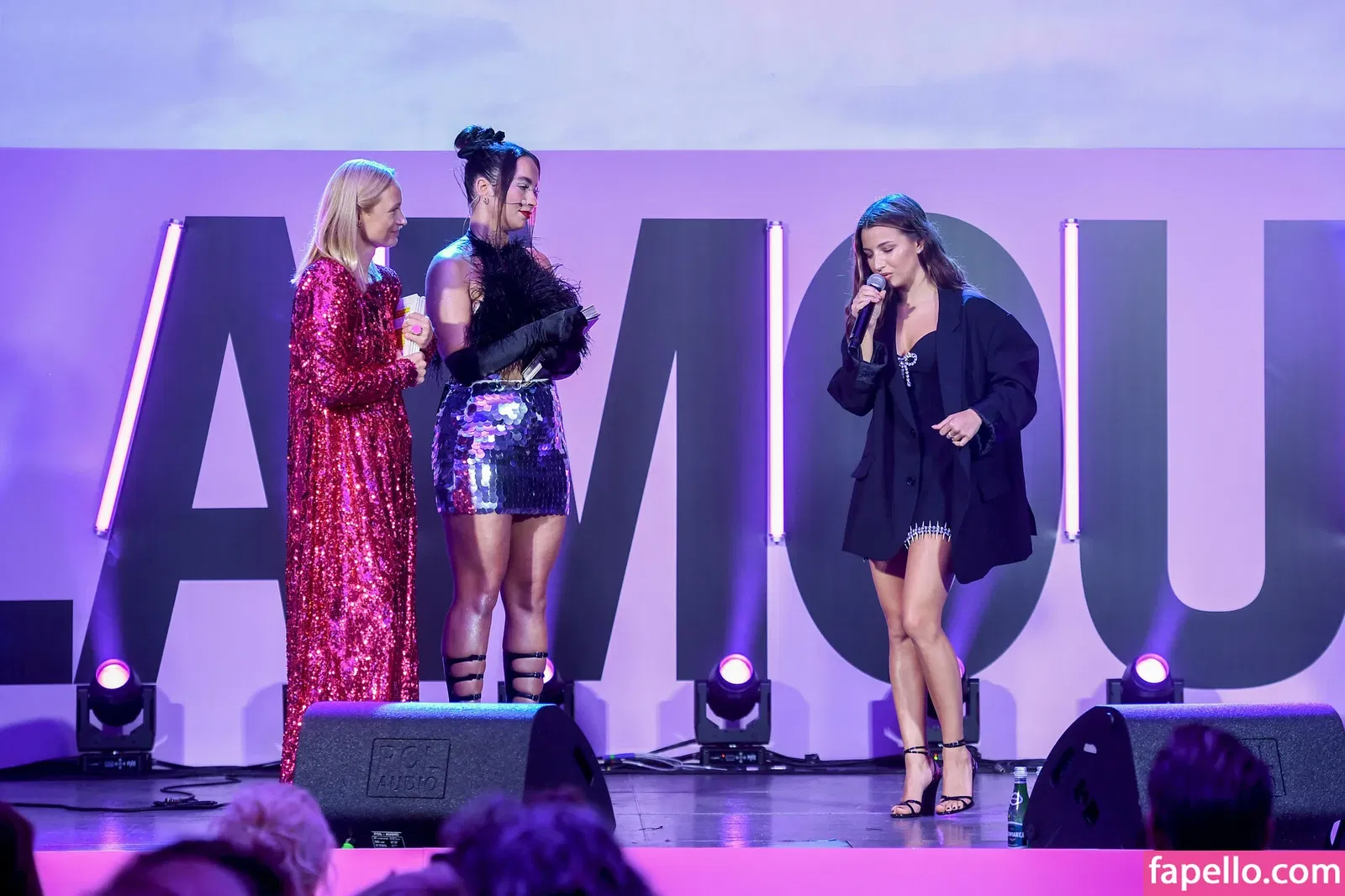 Julia Wieniawa Onlyfans Photo Gallery 