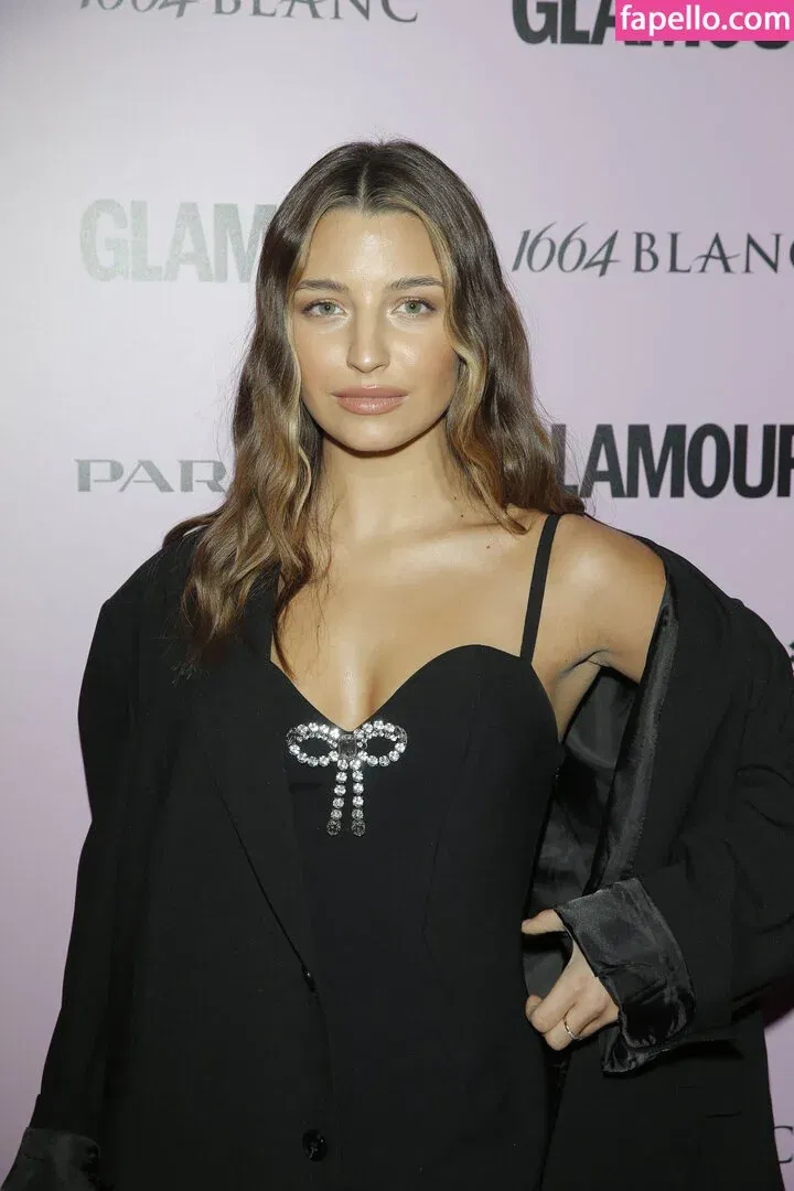 Julia Wieniawa Onlyfans Photo Gallery 