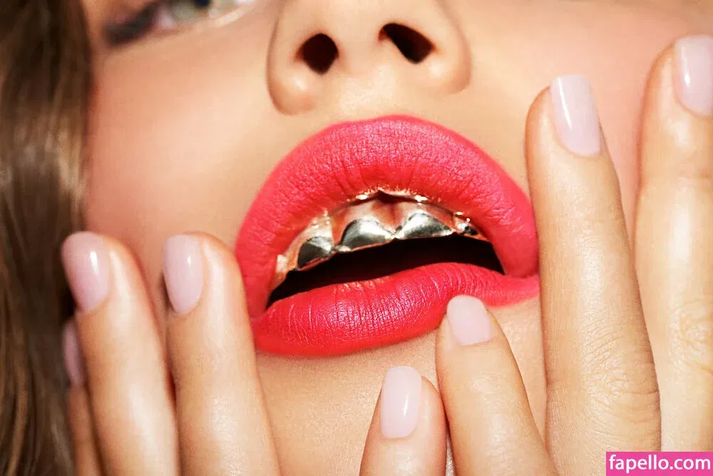 Julia Wieniawa Onlyfans Photo Gallery 