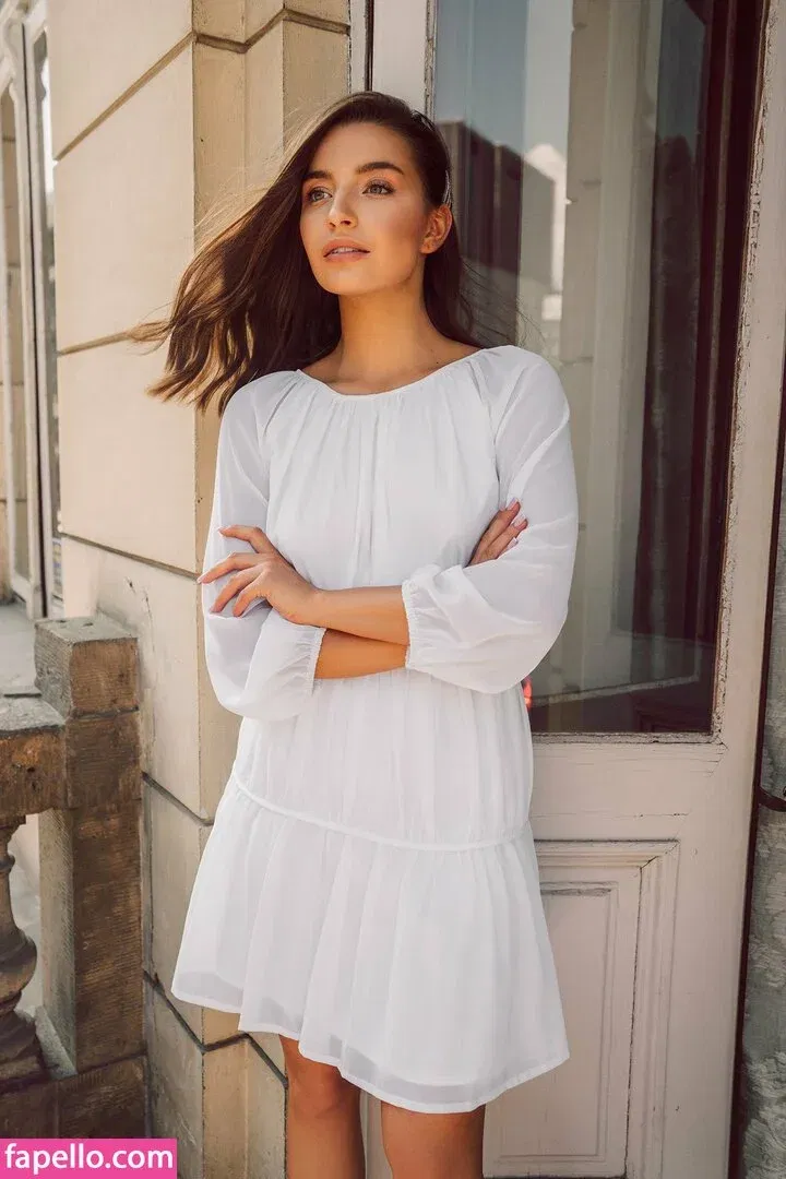 Julia Wieniawa Onlyfans Photo Gallery 