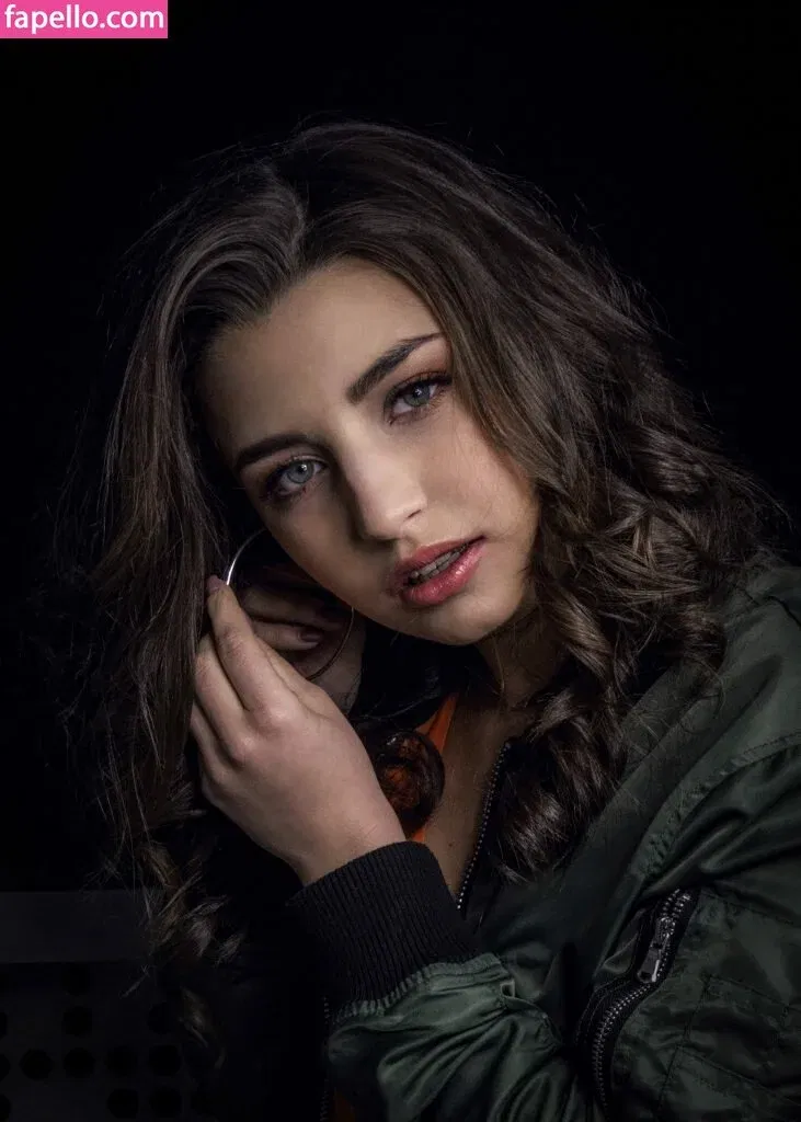 Julia Wieniawa Onlyfans Photo Gallery 