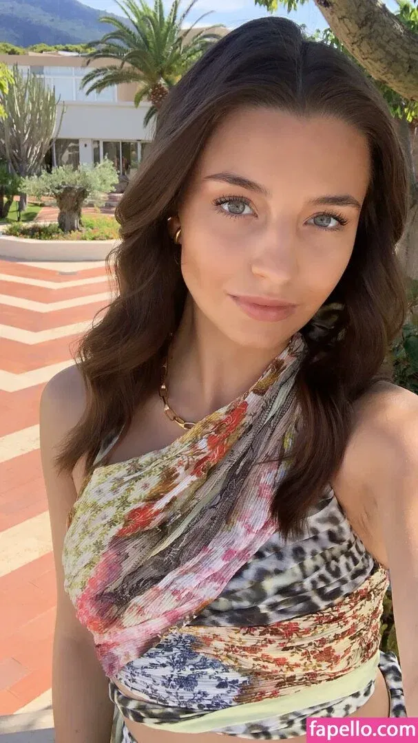 Julia Wieniawa Onlyfans Photo Gallery 