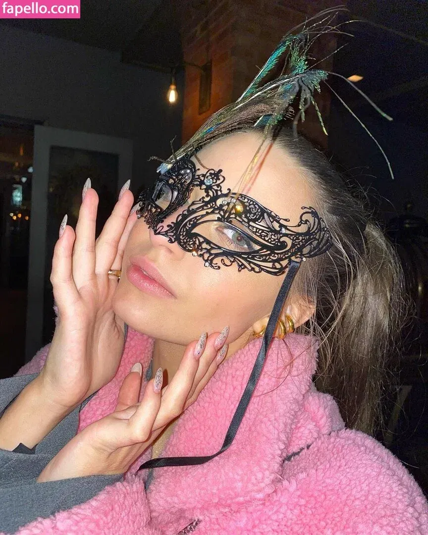 Julia Wieniawa Onlyfans Photo Gallery 