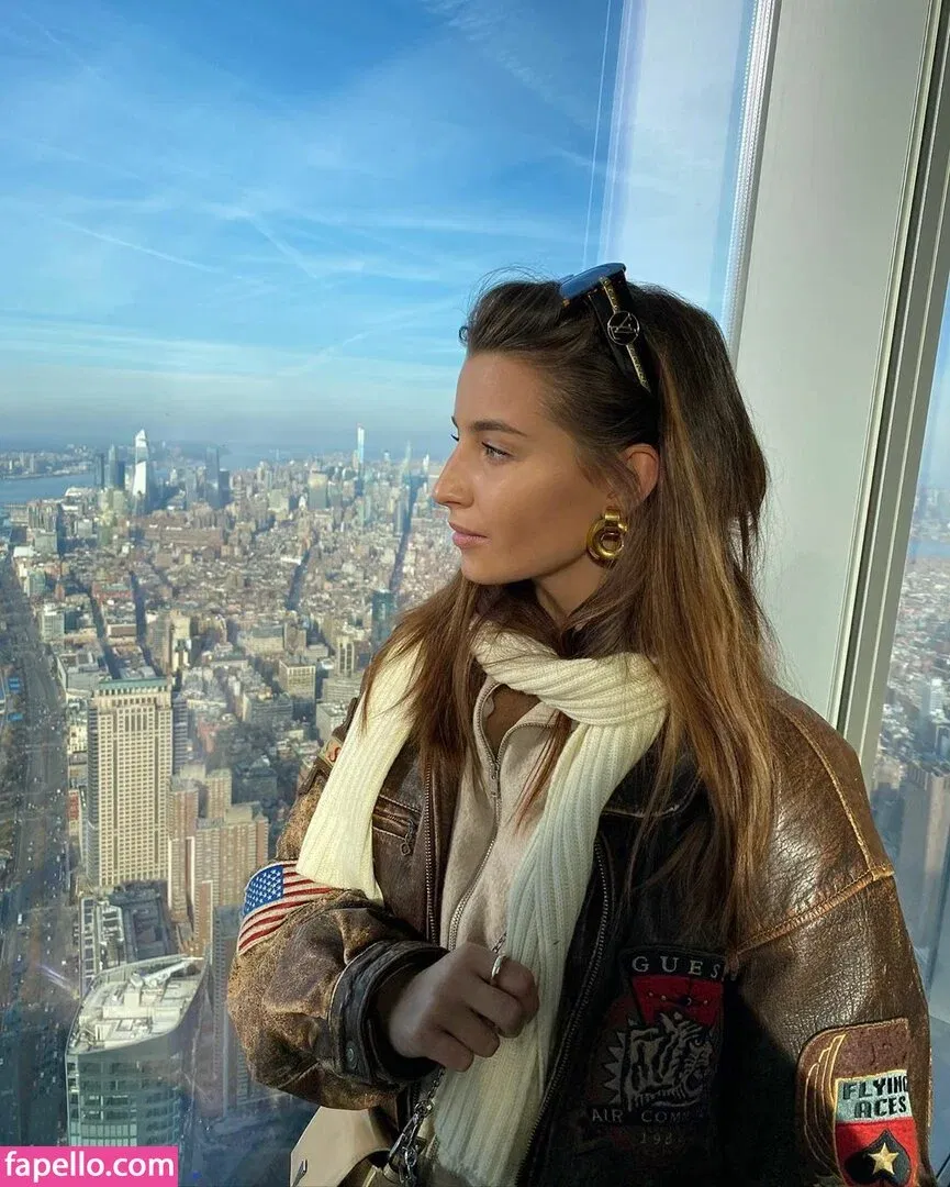 Julia Wieniawa Onlyfans Photo Gallery 