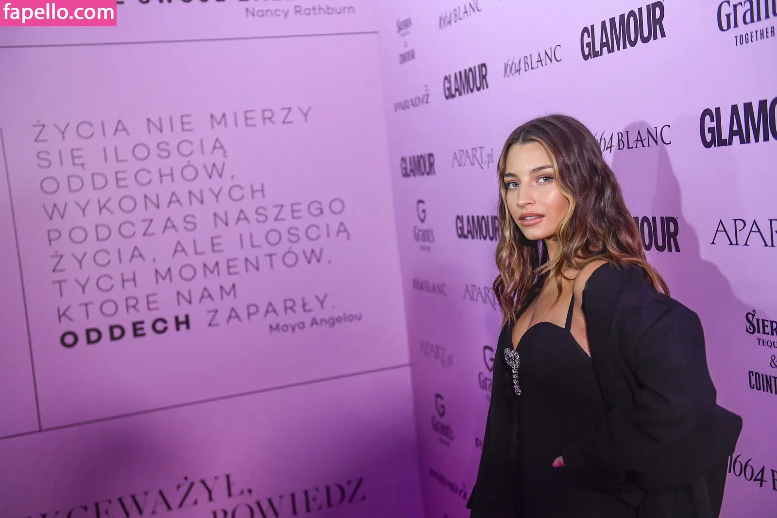 Julia Wieniawa Onlyfans Photo Gallery 