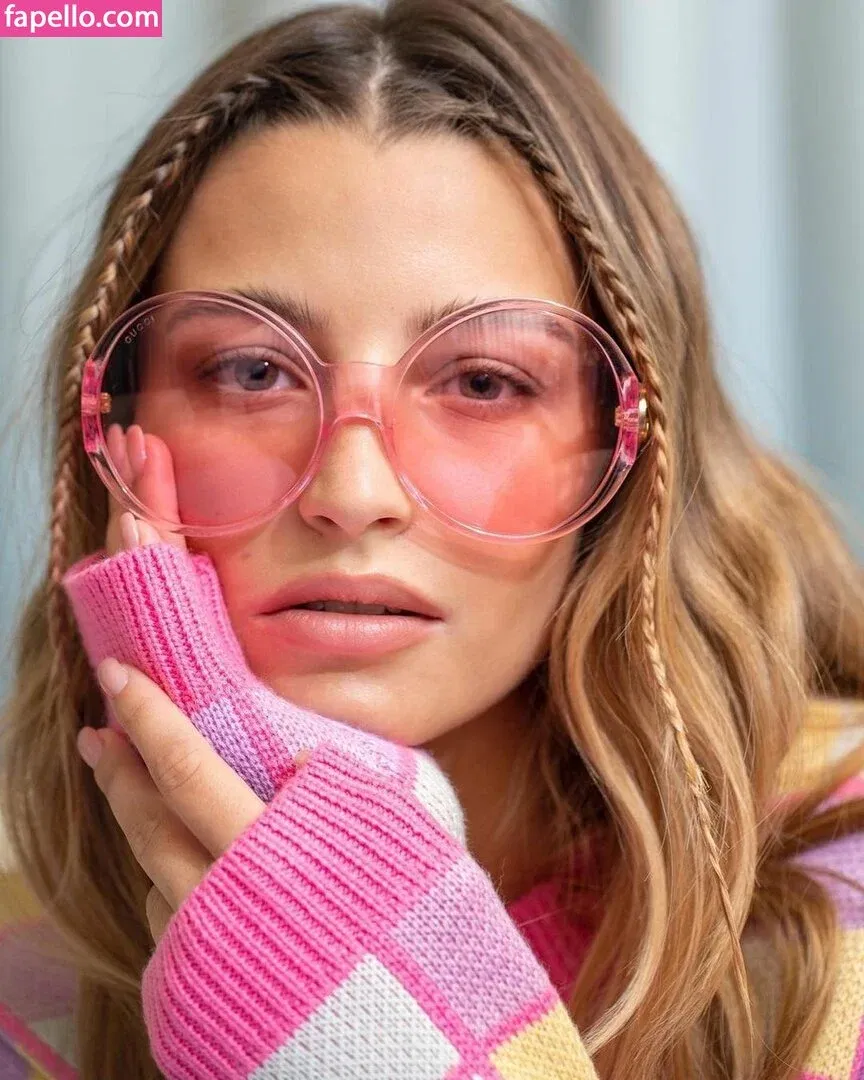 Julia Wieniawa Onlyfans Photo Gallery 