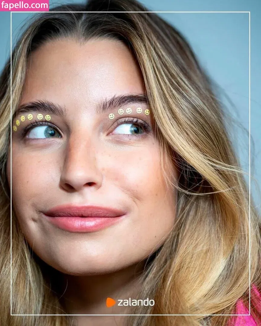 Julia Wieniawa Onlyfans Photo Gallery 