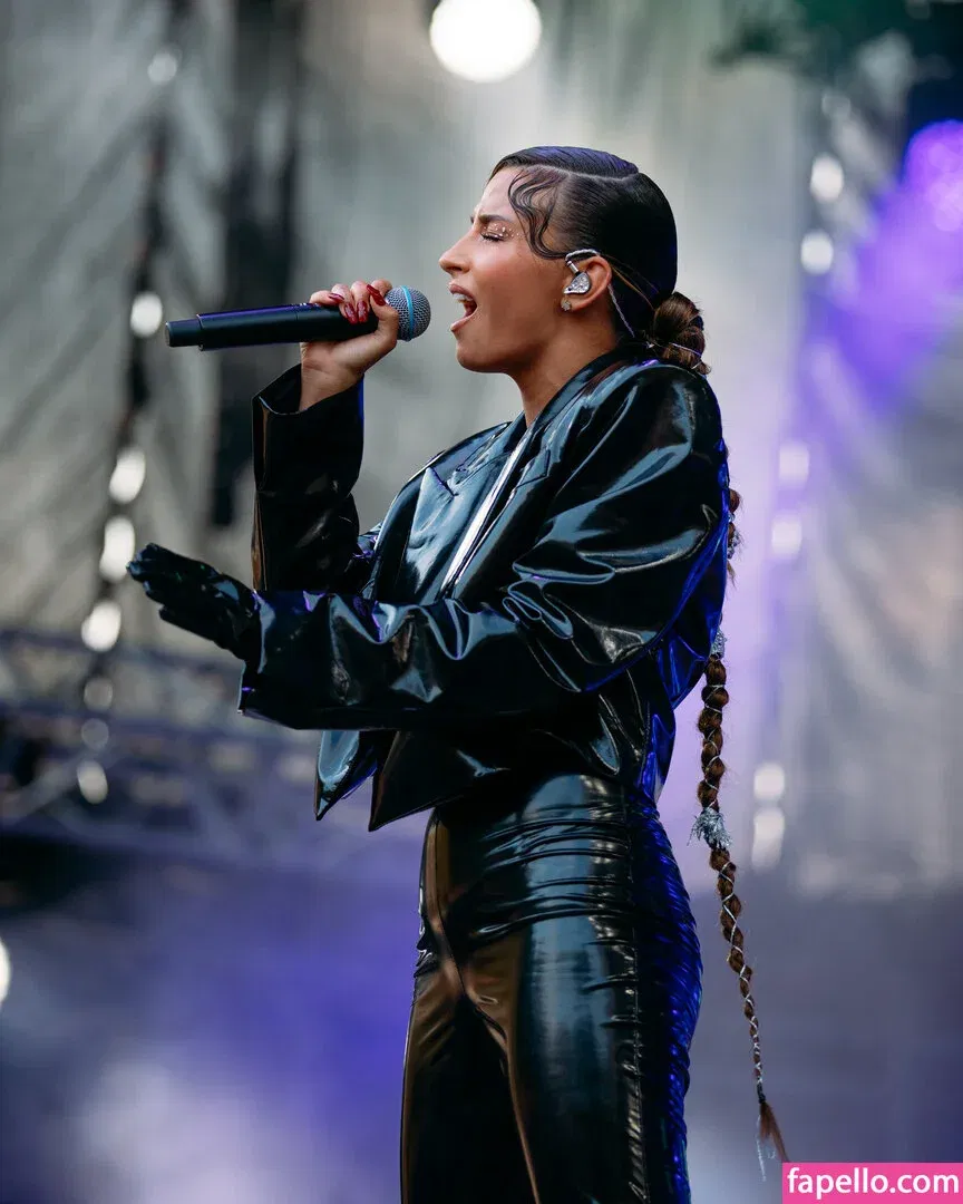 Julia Wieniawa Onlyfans Photo Gallery 