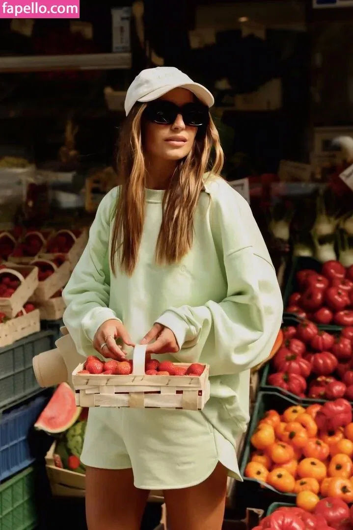 Julia Wieniawa Onlyfans Photo Gallery 