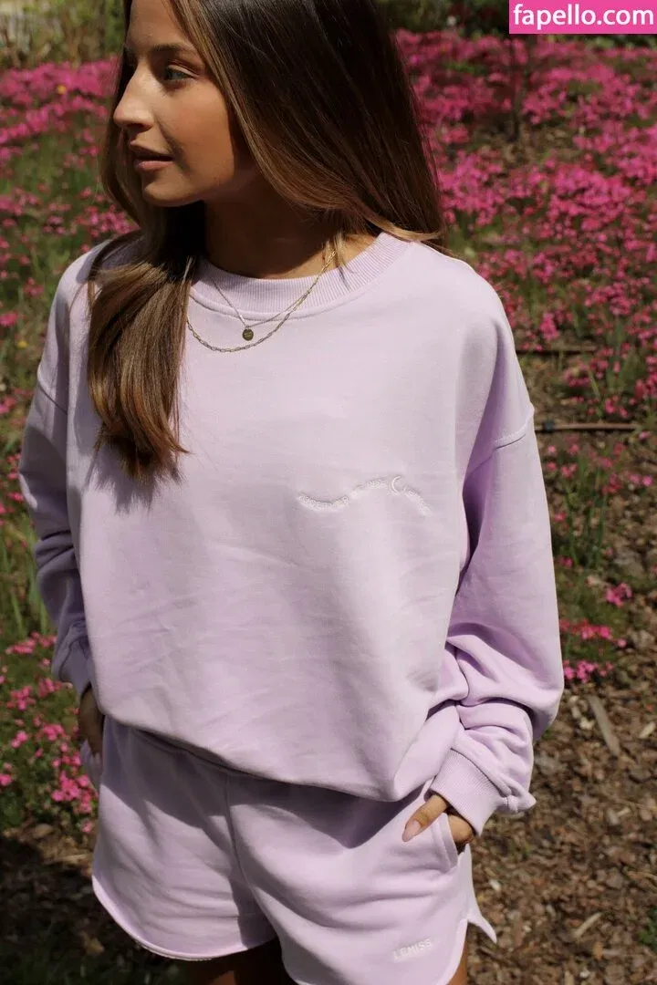 Julia Wieniawa Onlyfans Photo Gallery 