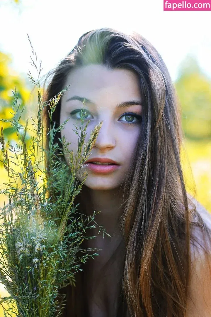 Julia Wieniawa Onlyfans Photo Gallery 