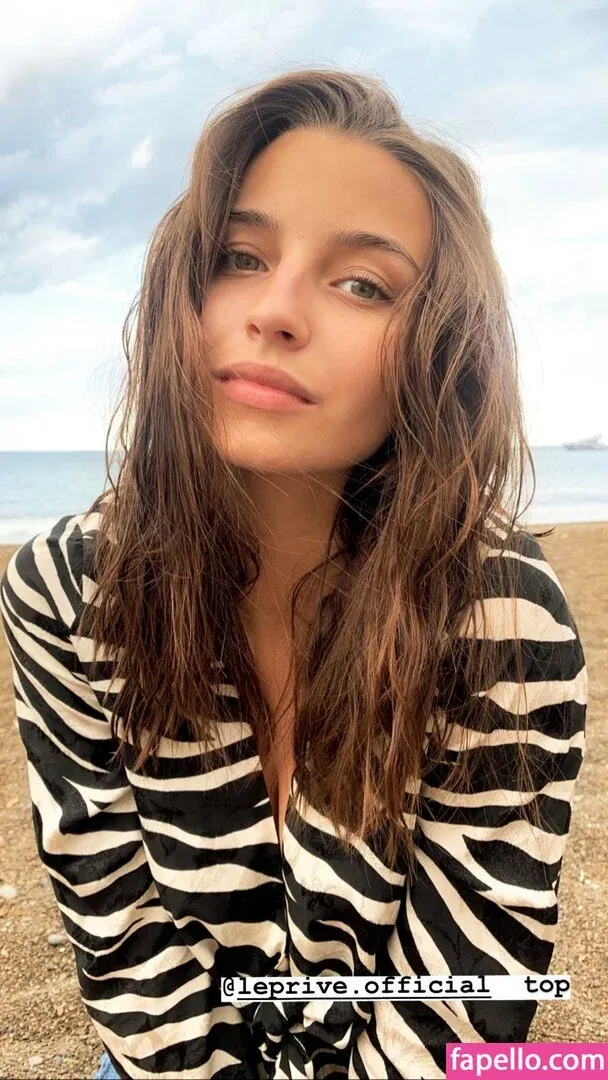 Julia Wieniawa Onlyfans Photo Gallery 