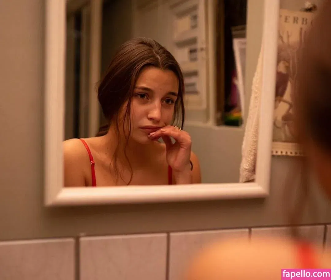 Julia Wieniawa Onlyfans Photo Gallery 