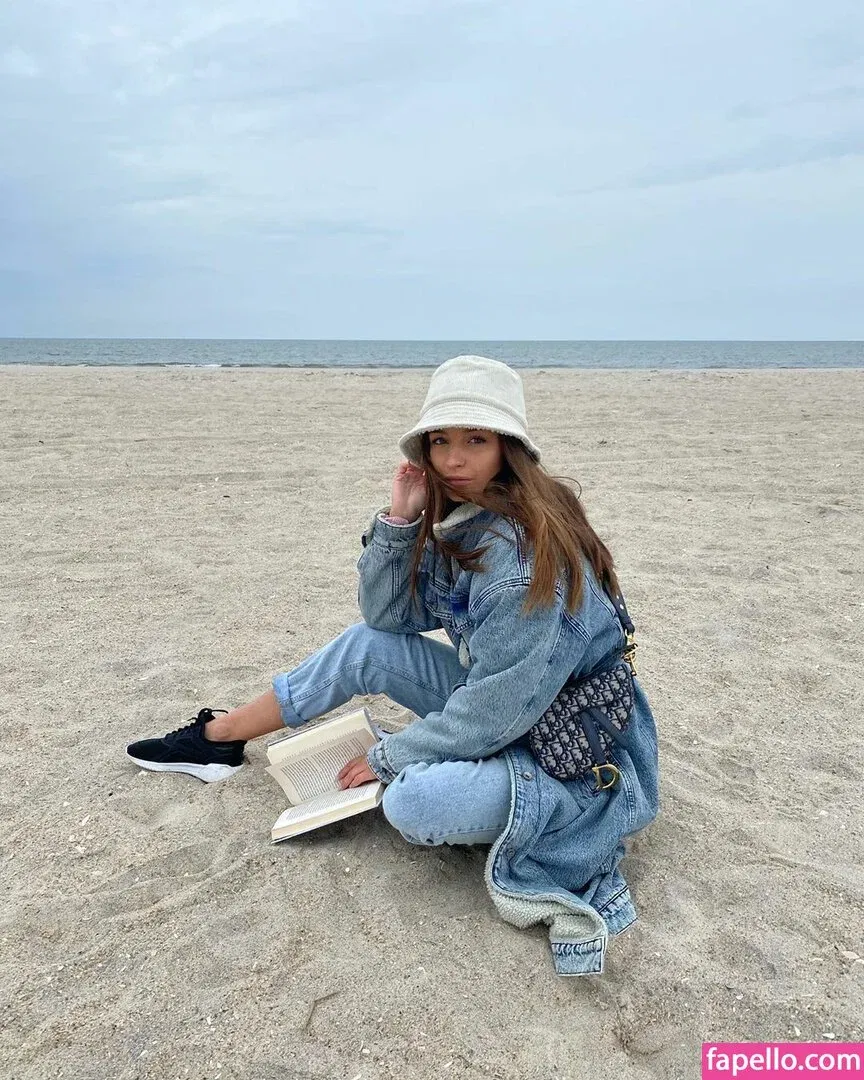 Julia Wieniawa Onlyfans Photo Gallery 