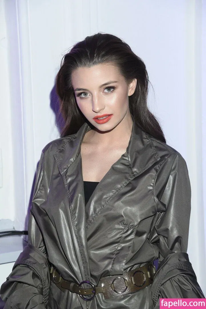 Julia Wieniawa Onlyfans Photo Gallery 