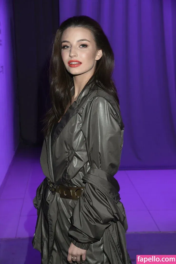 Julia Wieniawa Onlyfans Photo Gallery 