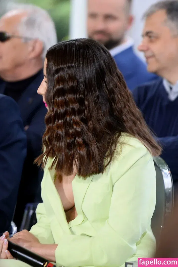 Julia Wieniawa Onlyfans Photo Gallery 