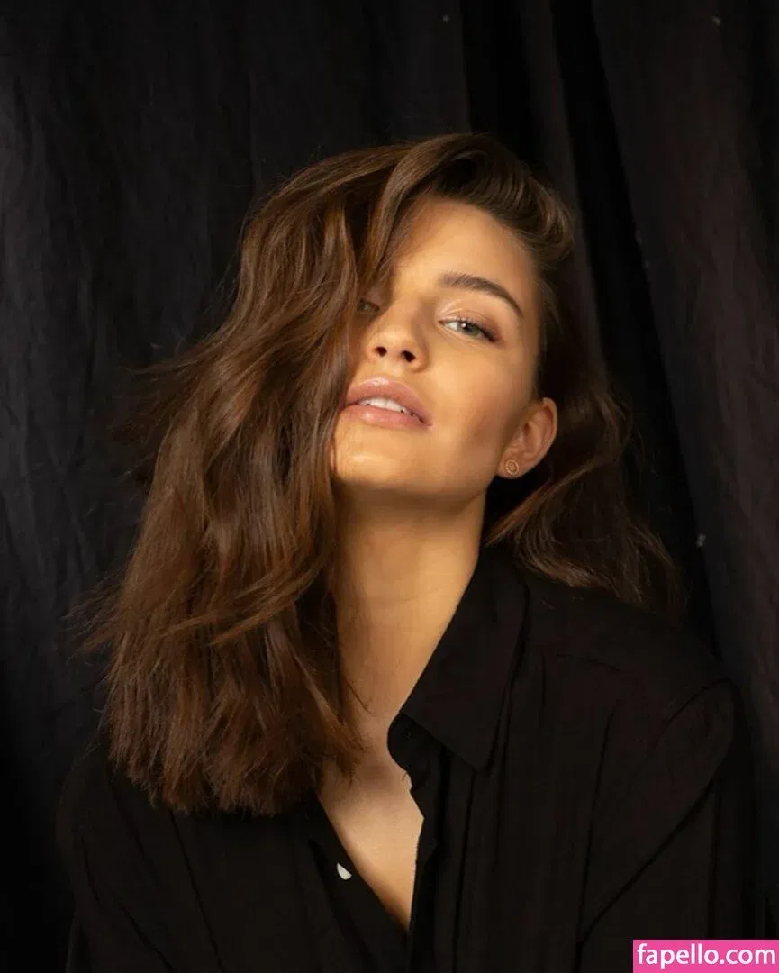 Julia Wieniawa Onlyfans Photo Gallery 