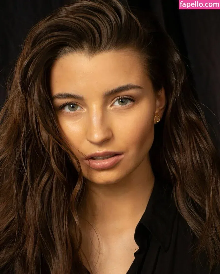 Julia Wieniawa Onlyfans Photo Gallery 