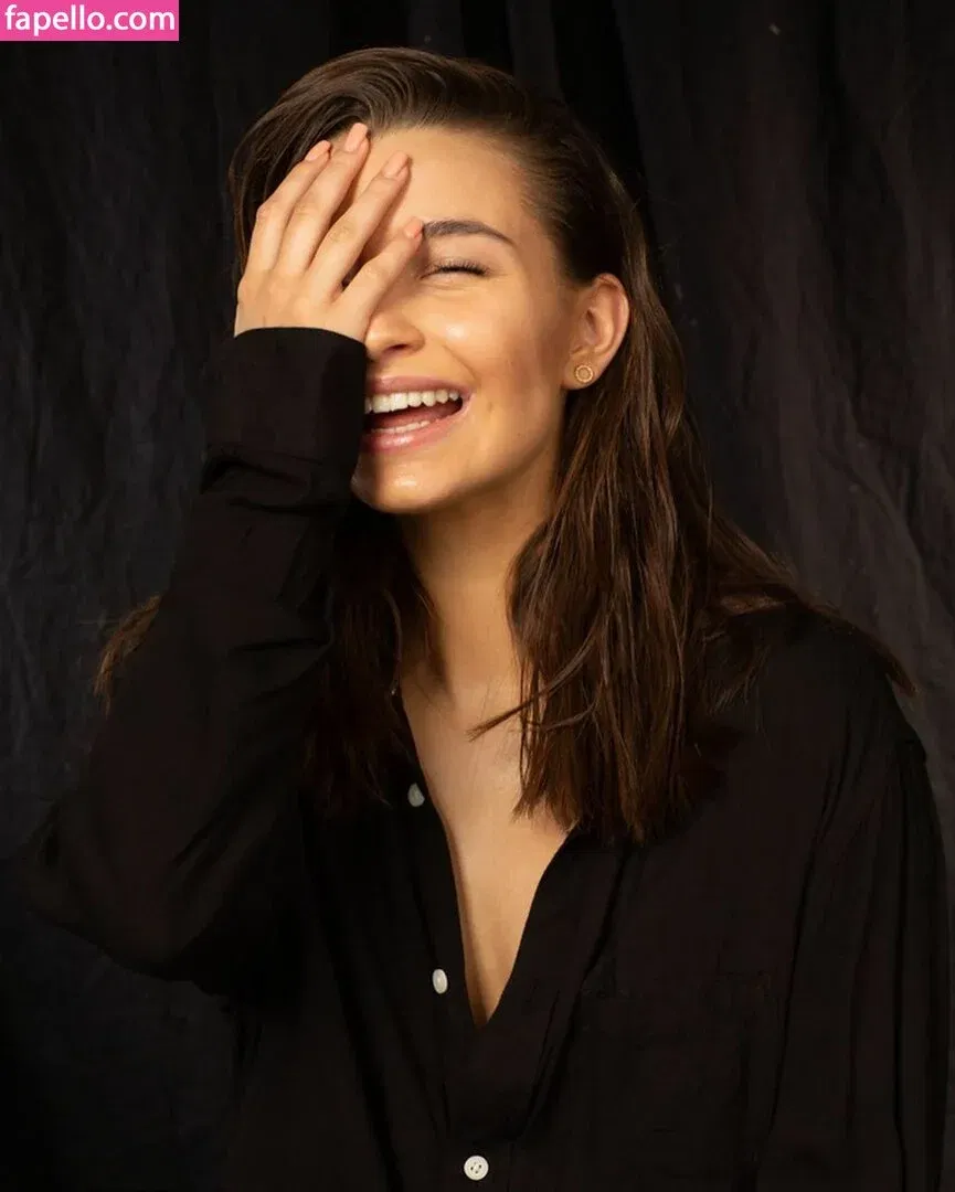 Julia Wieniawa Onlyfans Photo Gallery 