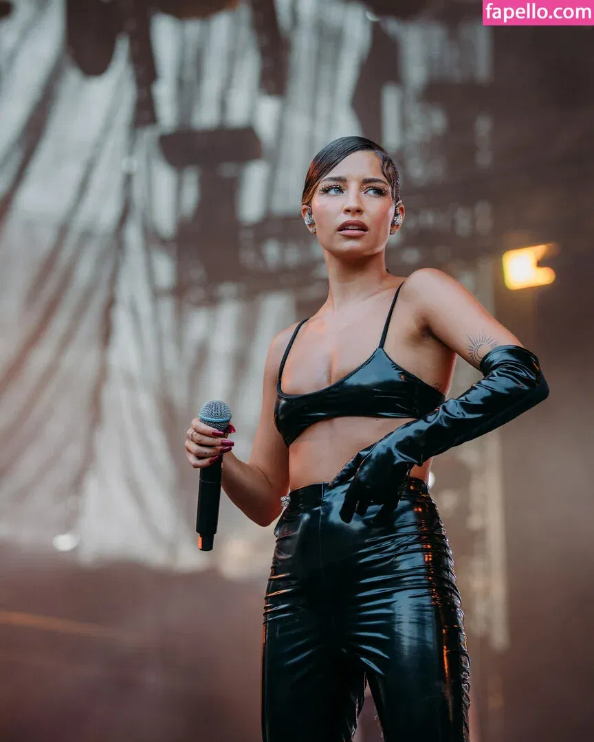 Julia Wieniawa Onlyfans Photo Gallery 