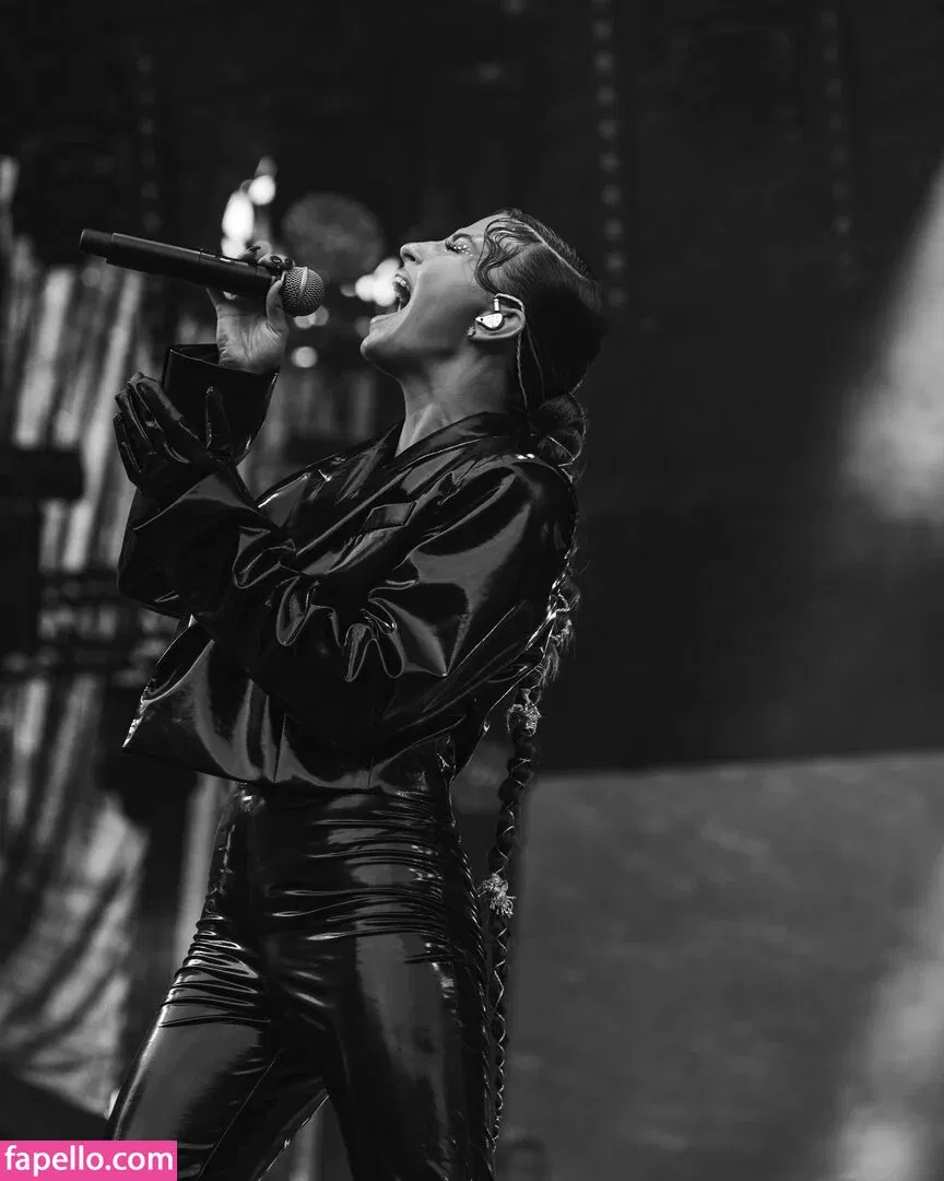 Julia Wieniawa Onlyfans Photo Gallery 