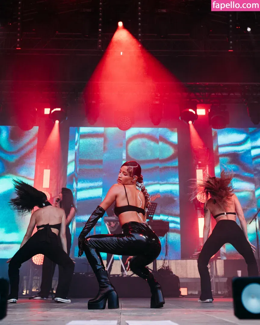 Julia Wieniawa Onlyfans Photo Gallery 