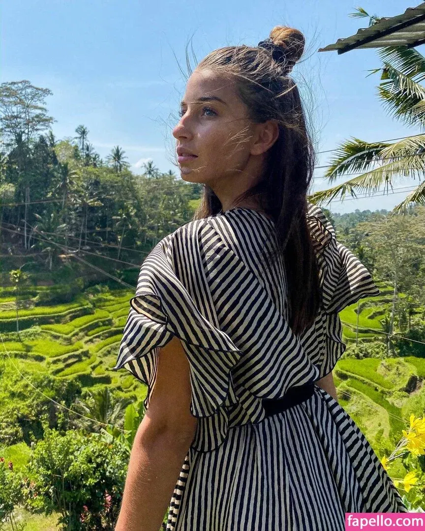 Julia Wieniawa Onlyfans Photo Gallery 