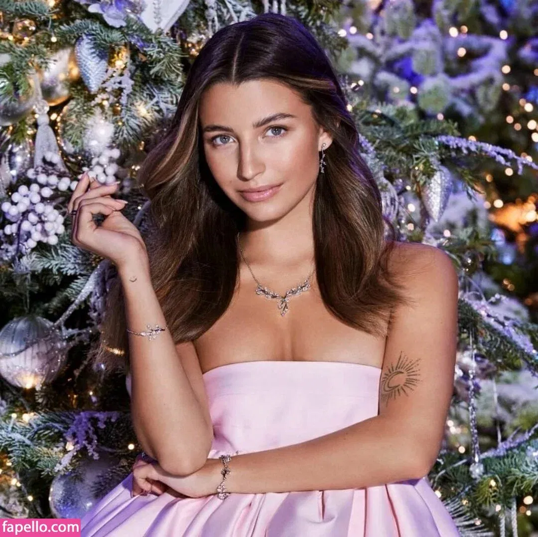 Julia Wieniawa Onlyfans Photo Gallery 