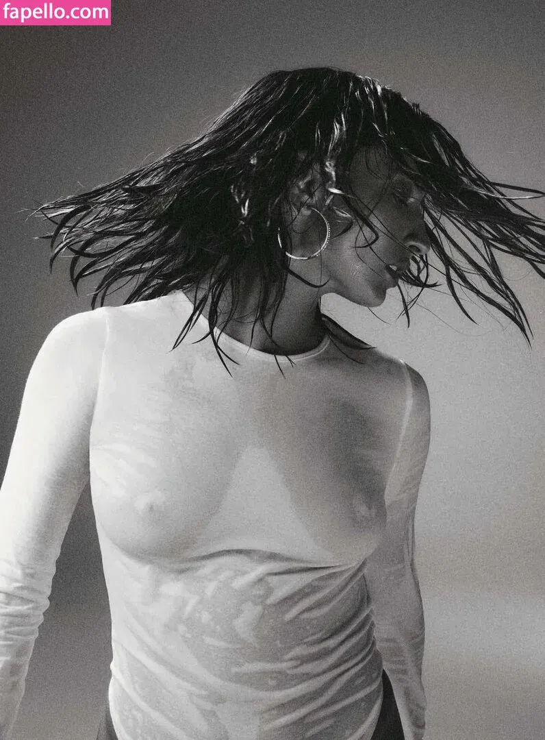 Julia Wieniawa Onlyfans Photo Gallery 