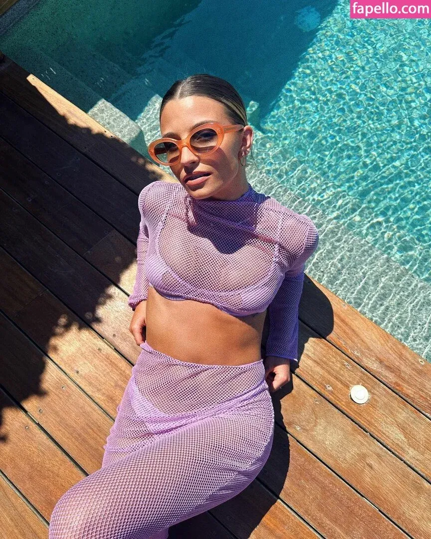 Julia Wieniawa Onlyfans Photo Gallery 