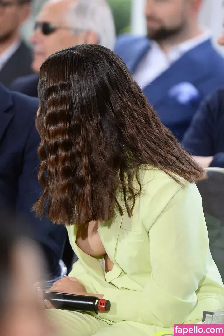 Julia Wieniawa Onlyfans Photo Gallery 