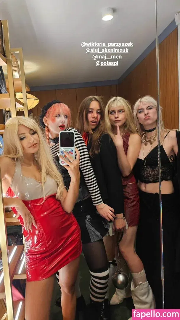 Julia Wieniawa Onlyfans Photo Gallery 