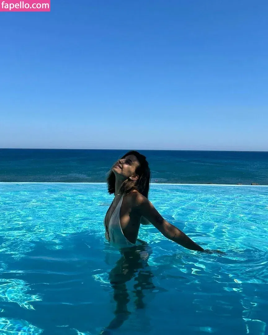 Julia Wieniawa Onlyfans Photo Gallery 