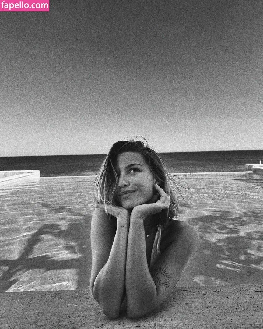 Julia Wieniawa Onlyfans Photo Gallery 