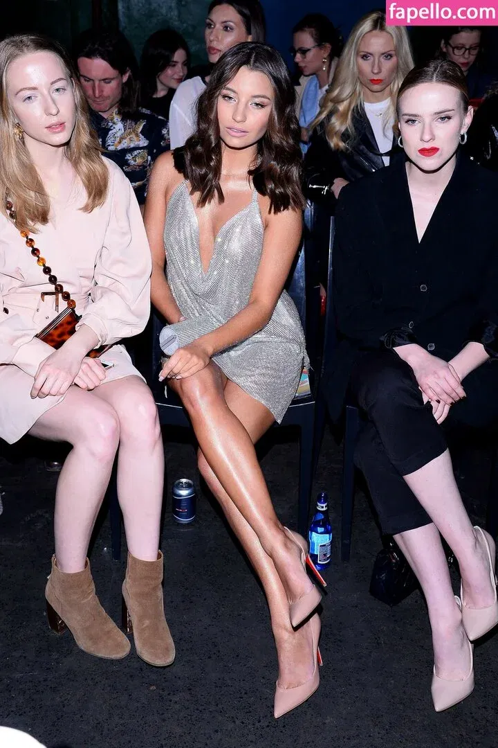 Julia Wieniawa Onlyfans Photo Gallery 