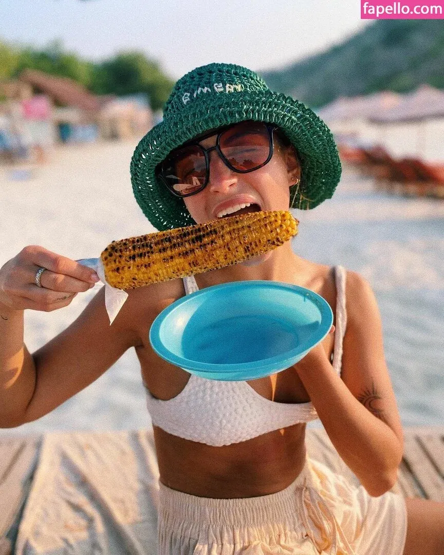 Julia Wieniawa Onlyfans Photo Gallery 