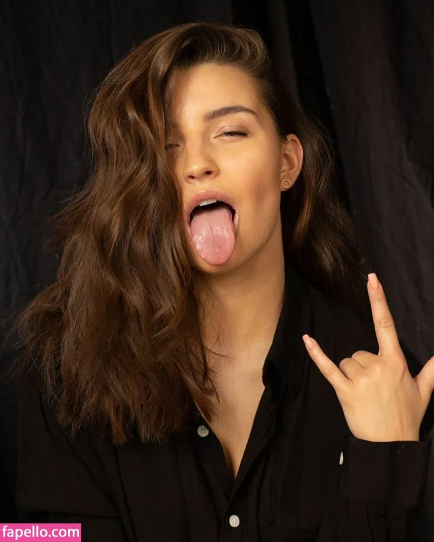 Julia Wieniawa Onlyfans Photo Gallery 