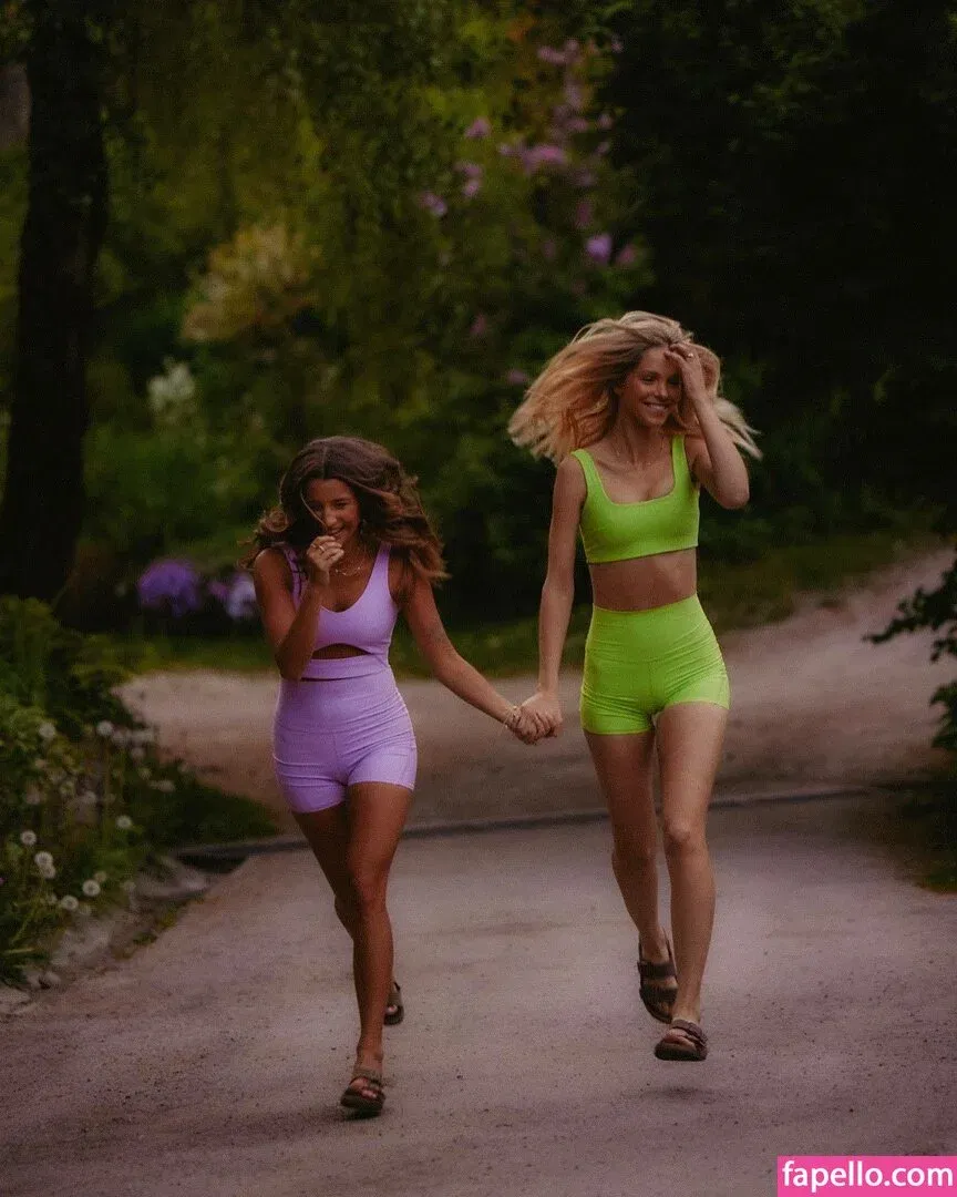 Julia Wieniawa Onlyfans Photo Gallery 