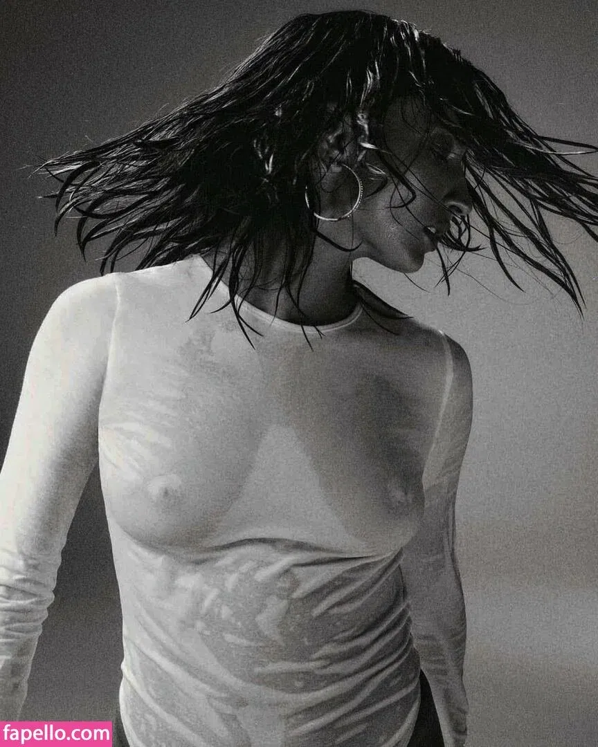 Julia Wieniawa Onlyfans Photo Gallery 