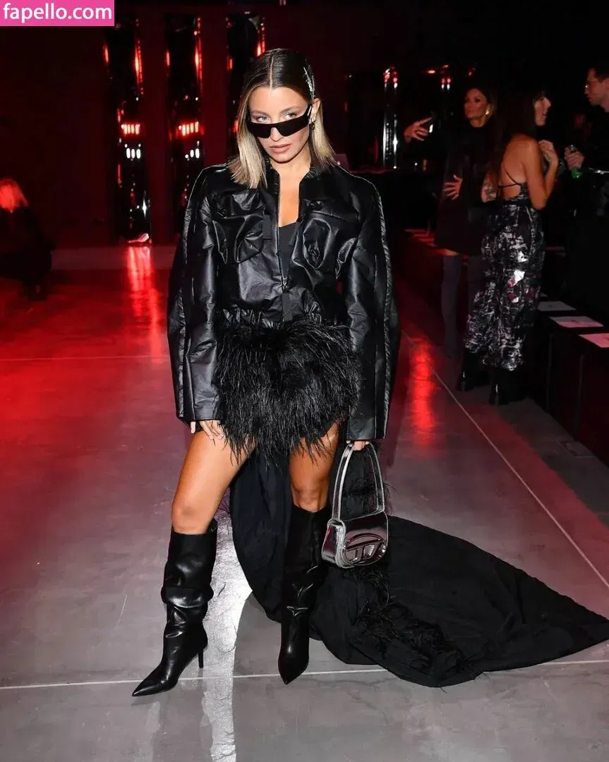 Julia Wieniawa Onlyfans Photo Gallery 